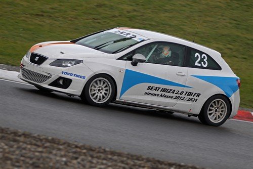 seat cupracer 1 500x334