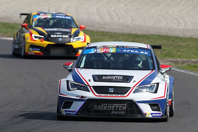 TCR-Benelux-Bas-Koeten-Racing-Seat