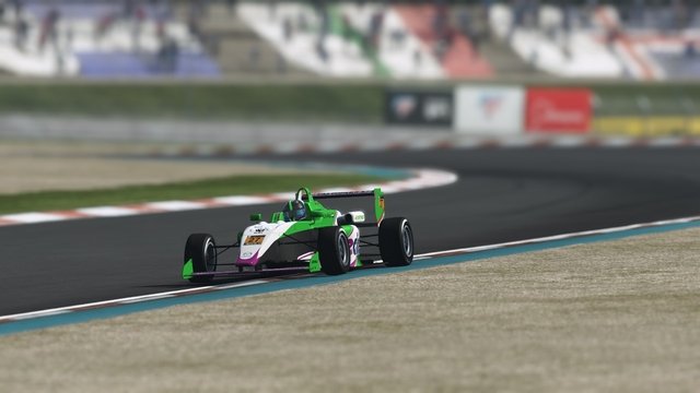 Sven de Vries F4