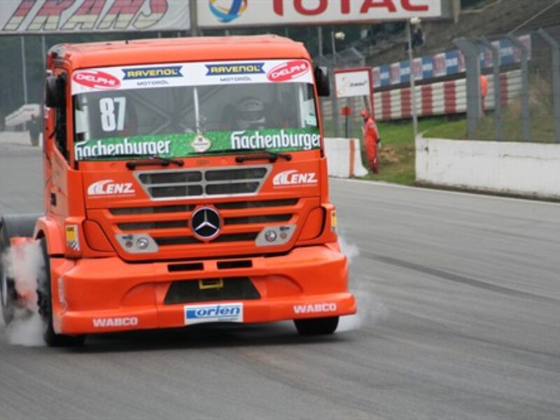 Paasraces 2013 trucks 500x333