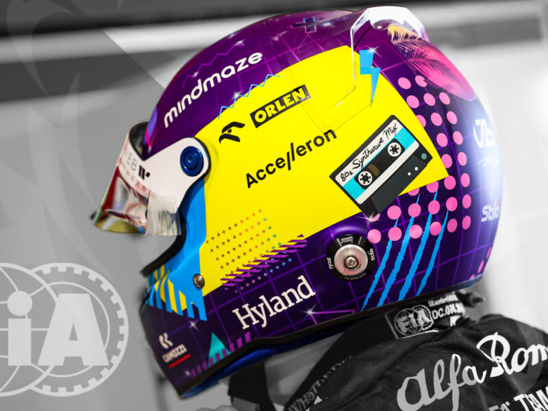 Post FIA Helm decoratie voor website
